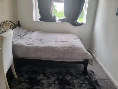 Short Term Let- Spacious Double Bedroom in a 2-Bed Main Photo