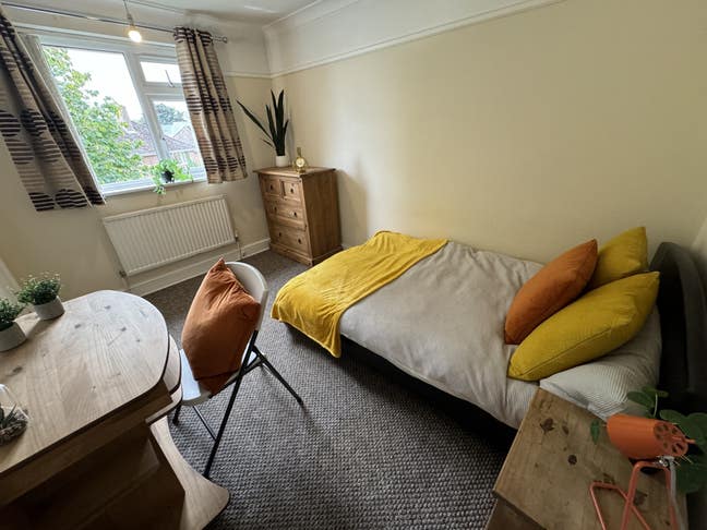 Bills Included - 10 Mins walk UEA Main Photo