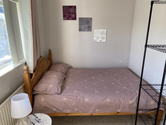 Double Room in Newark Main Photo