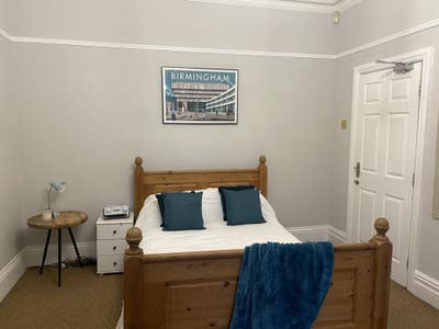 All girls house - £580 inc  huge bedroom available Main Photo