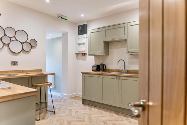 Modern En-suite Room! + &pound;200 OFF 1st Month! Main Photo