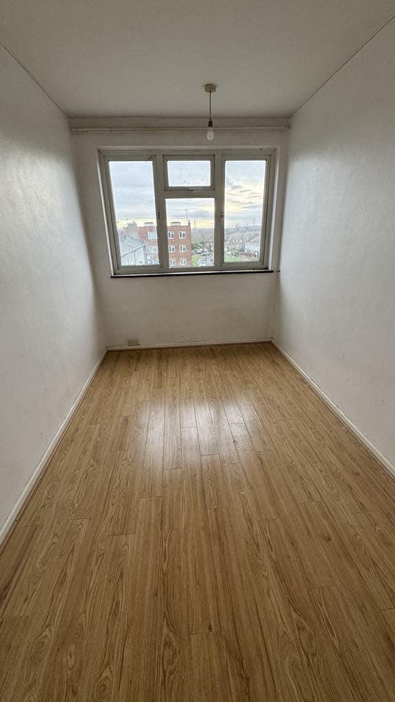 Friendly House Share – 2 Rooms Available  Main Photo