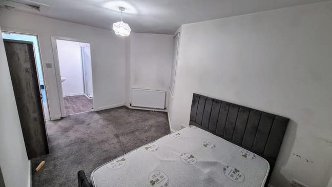 Double ensuite fully furnished room Main Photo