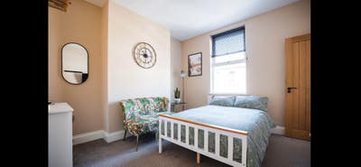 En-Suite Central Room Nr Scarborough Hospital Main Photo