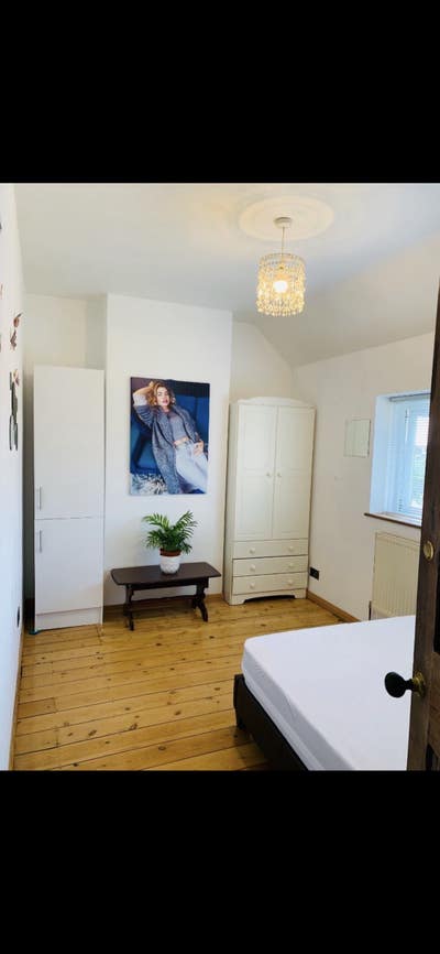 Double room to rent in Eltham from 1 July Main Photo