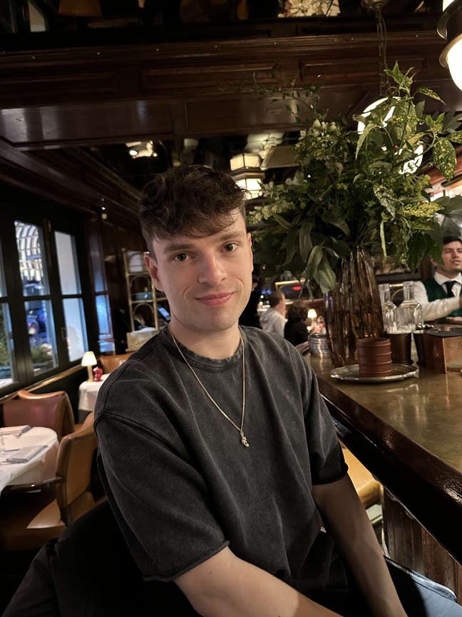 MSc grad professional seeking well-connected room Main Photo