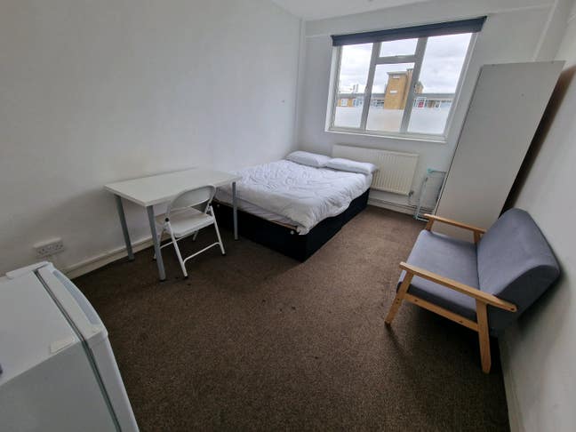 Large Double Room - Camden Town - Private Fridge  Main Photo
