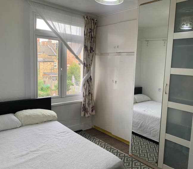 3 rooms to let ideally for 3 female friends  Main Photo