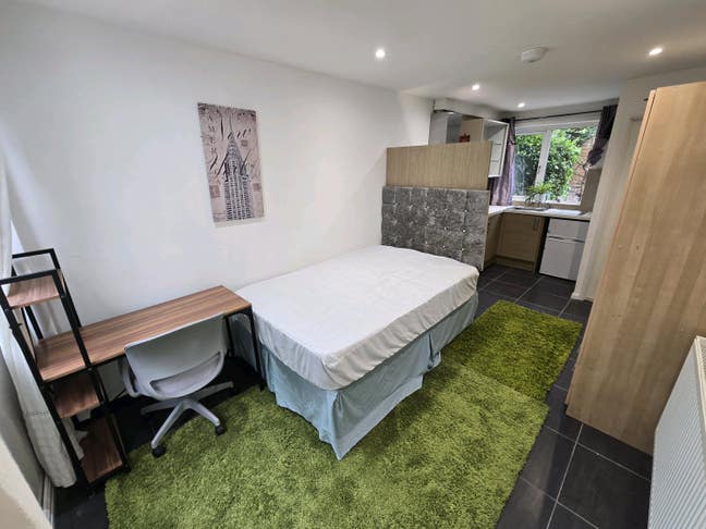 Studio Flat | Harborne | Q.E Hospital Main Photo