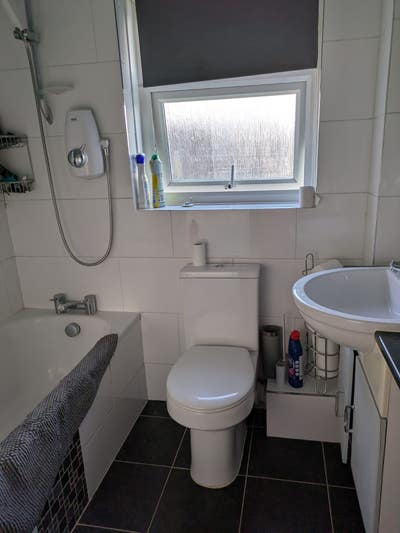 Beautiful semi detached home Main Photo
