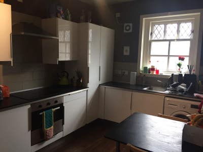 Double room available to rent from 1.6.26 Main Photo