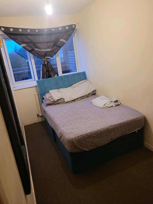 One Room Main Photo