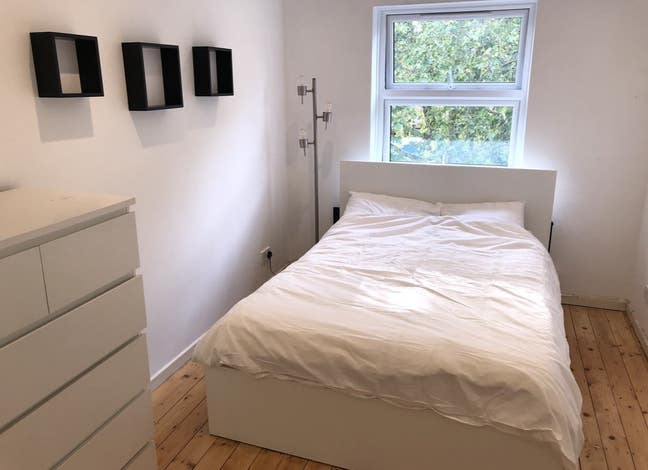 Oval House  Main Photo