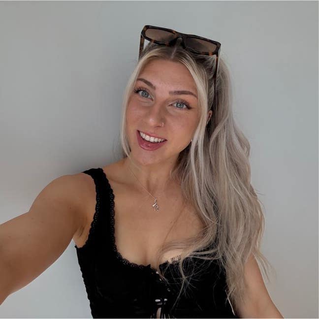 Professional Female seeks a double room Main Photo