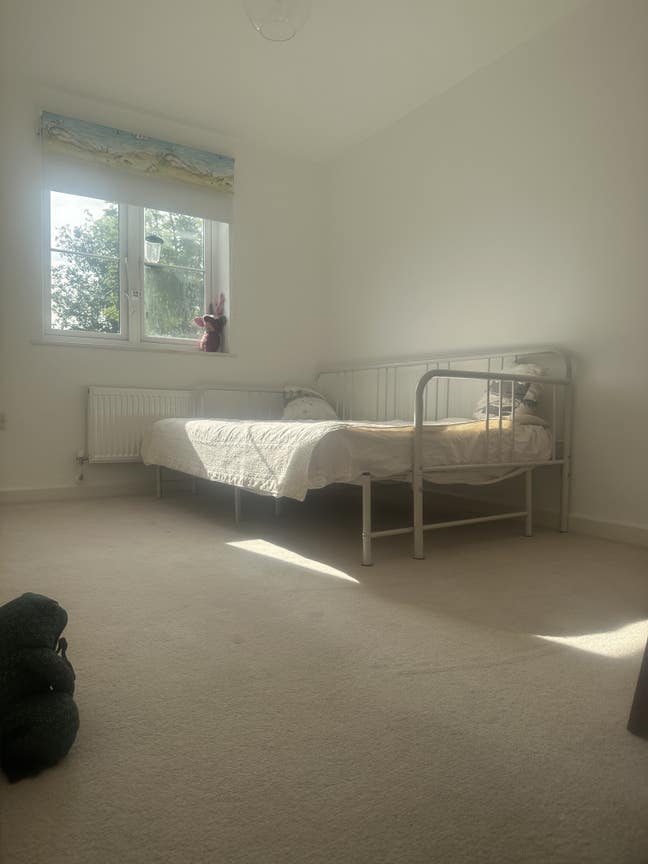  Double room, close to Train Station Main Photo
