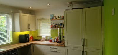 Looking for someone for 50/50 house share.  Main Photo