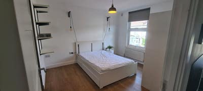 New Double Room with Ensuite Bathroom Main Photo
