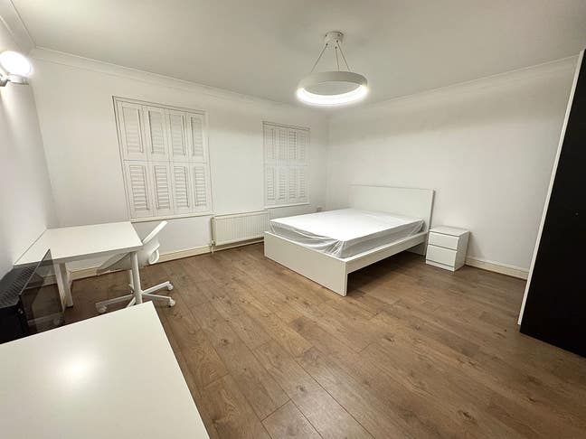 Massive Double Available in South Wimbledon Main Photo