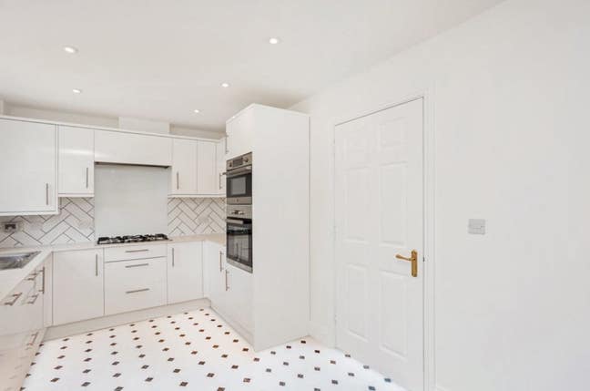 Double Room – Bills Included + Parking Main Photo