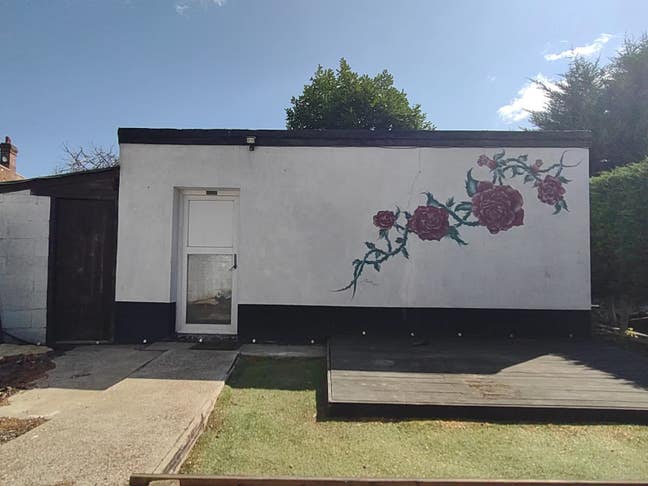 Large self contained refurbished 1 Bedroom Main Photo