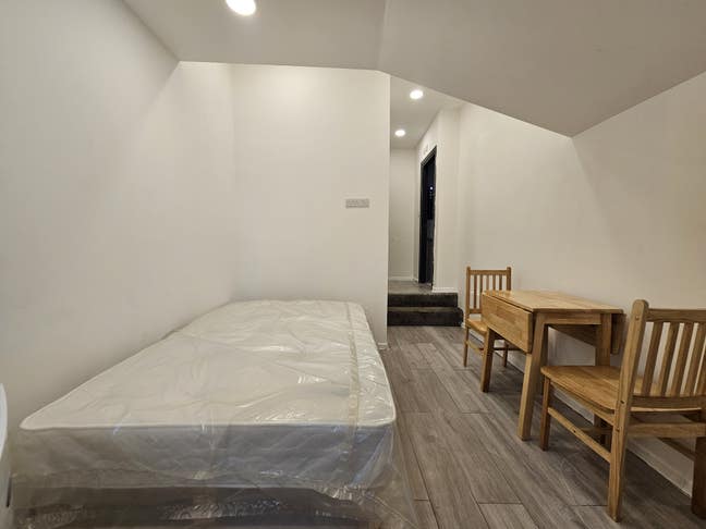 DSS - Studio Flat Available in Southall Ealing UB2 Main Photo