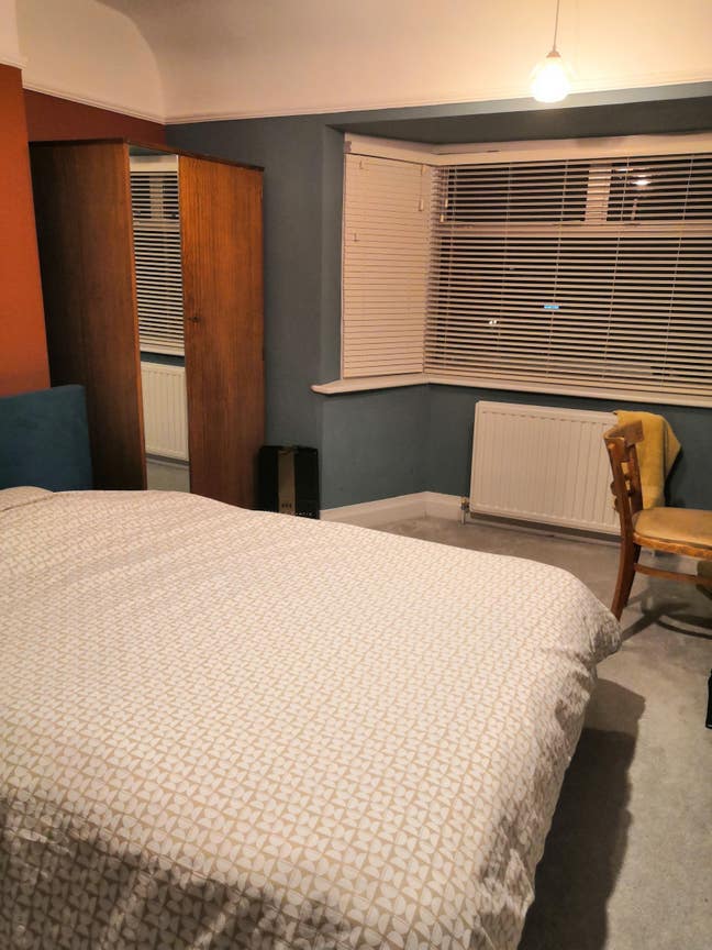 Bohemian household. Room for rent  Main Photo