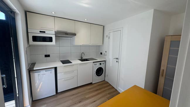 1 Bedroom Flat in London NW10 Main Photo