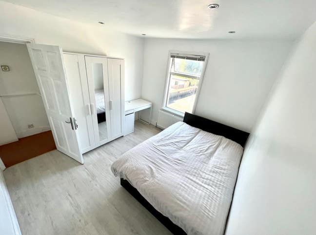 Double Bedroom in Leytonstone Main Photo