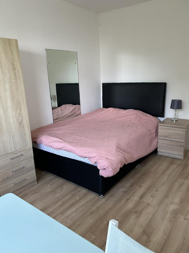 Double Room for professionals in Woolton  Main Photo