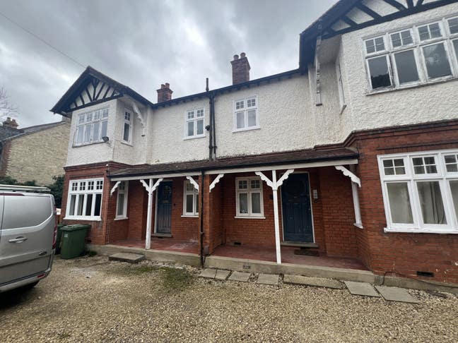 Lovely Room Available in Great Shelford (81H) Main Photo