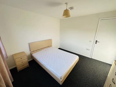 ⭐️Orton  Goldhay -Room in Quiet, Modern House⭐️ Main Photo