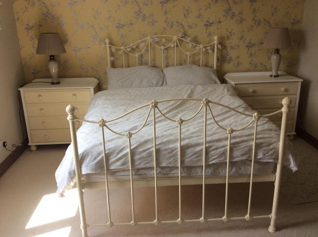 Double room with en suite  Main Photo