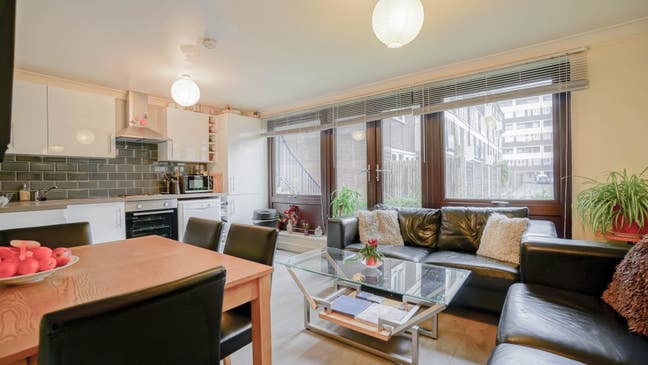 Looking for space, comfort & touch of Luxury? Main Photo