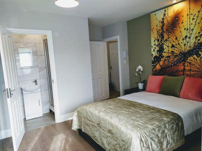 Fantastic Flatmates - Join All bills Included Main Photo