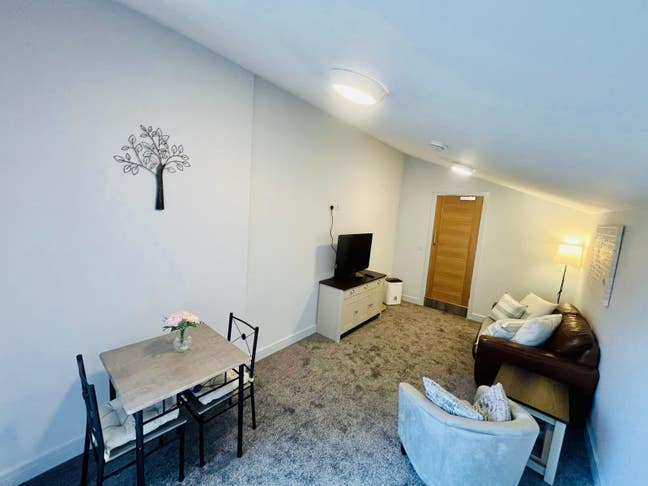🌟 Funky, Fresh & Fully Refurbished HMO – 6 Rooms  Main Photo