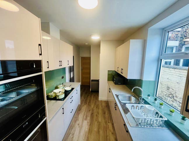 🌟 Funky, Fresh & Fully Refurbished HMO – 6 Rooms  Main Photo