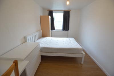 Large 5 Bed Flat in Holloway Main Photo