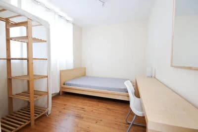 4-Bed Flat – Great Location in Elephant & Castle   Main Photo