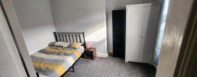 Double room for rent - looking for a housemate Main Photo