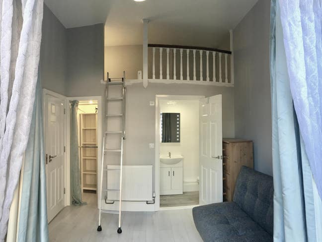 Fantastic room in unique house in central Fareham Main Photo
