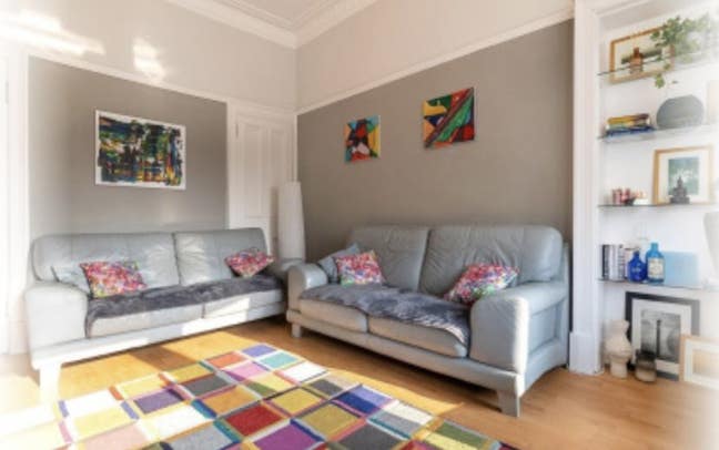 Whole house, suitable for couple. Main Photo