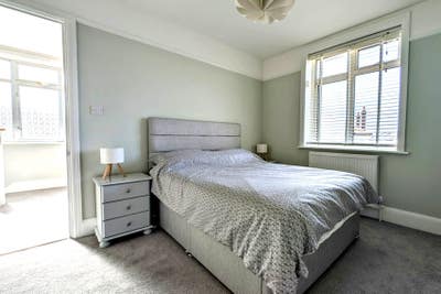 Room available in Southbourne Main Photo