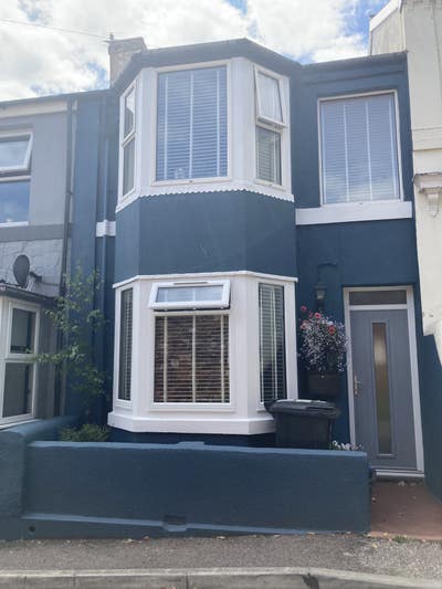 Double room in seaside town Main Photo