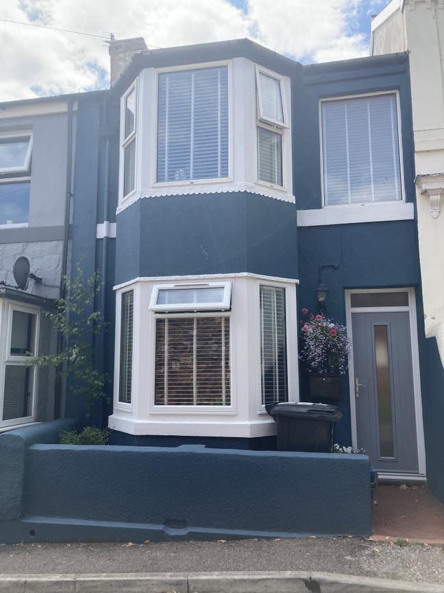 Double room in seaside town Main Photo