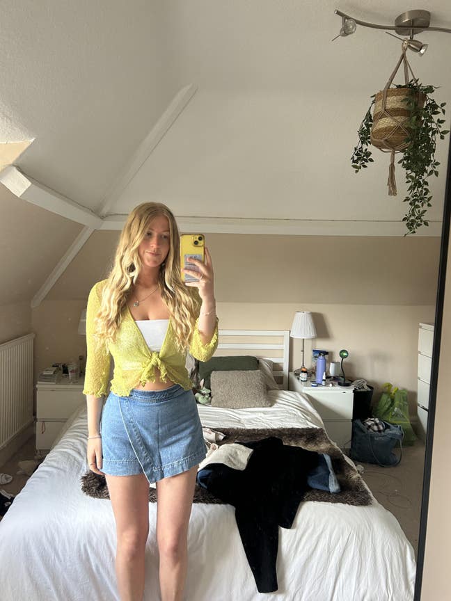  my name is ella I’m 23 years old and have ... Main Photo