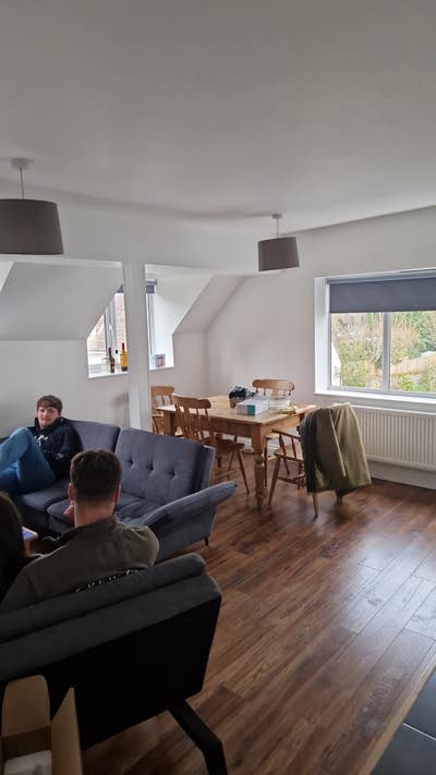 1 Double Room, Frensham Farnahm Main Photo