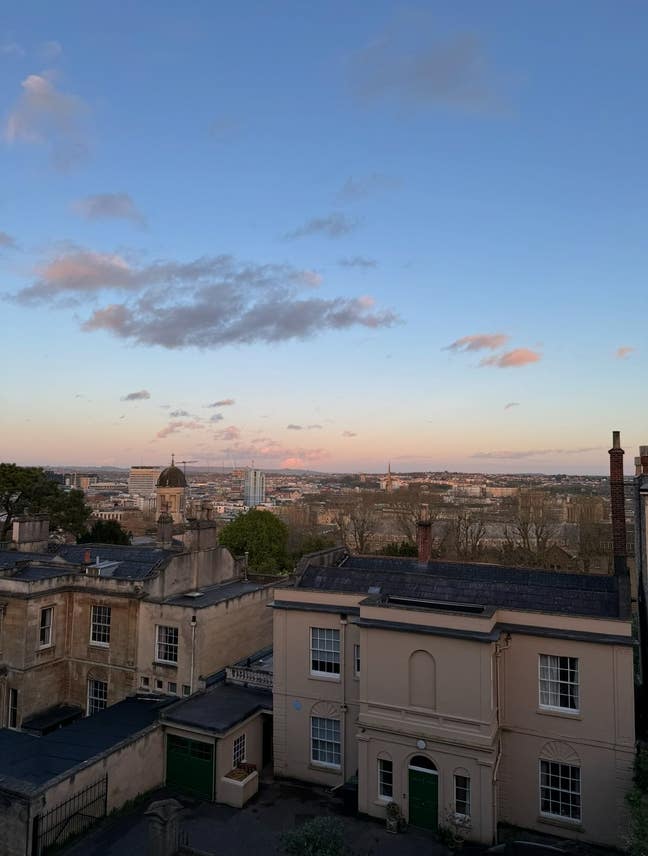 Furnished Room in Georgian townhouse Main Photo