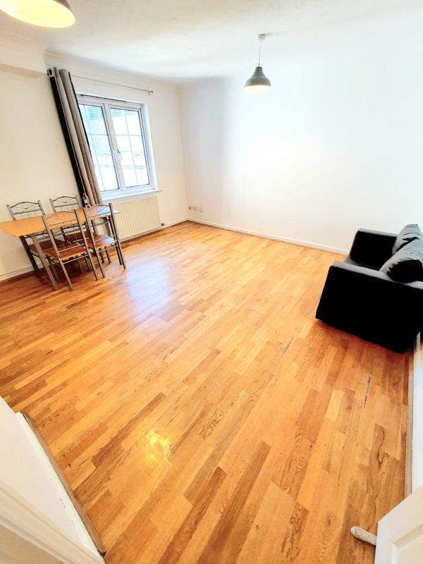 Nice 2 Bedroom Flat in Purley  Main Photo