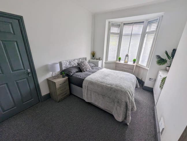 Modern House Share in Stoke-on-Trent  Main Photo