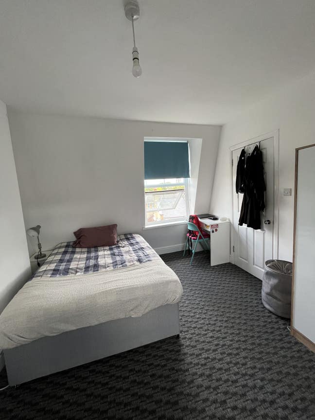 Bright and Spacious Double Bedroom Sublet 800P/M Main Photo